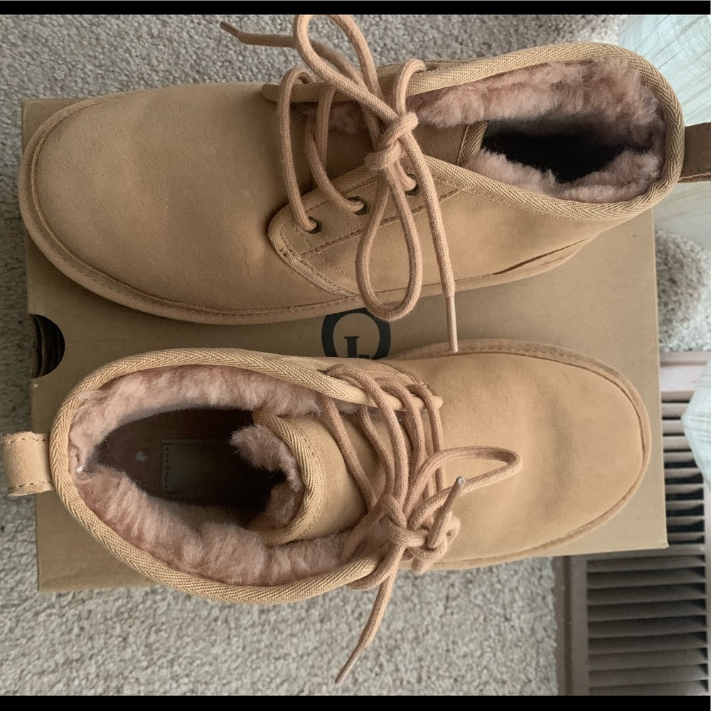 New with tags lace up ugg booties